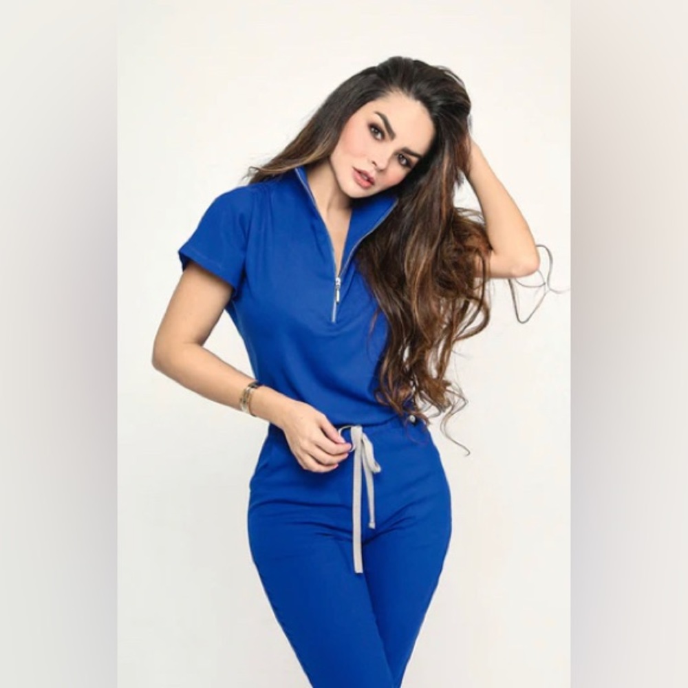Work & Chill victory scrub set size M
